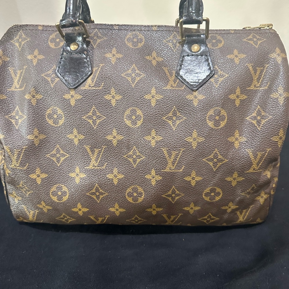 Authentic Louis Vuitton Speedy 30 - Picture 4 of 6